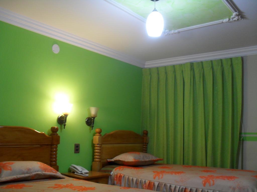 Hostal Corona Blanca Sucre Værelse billede