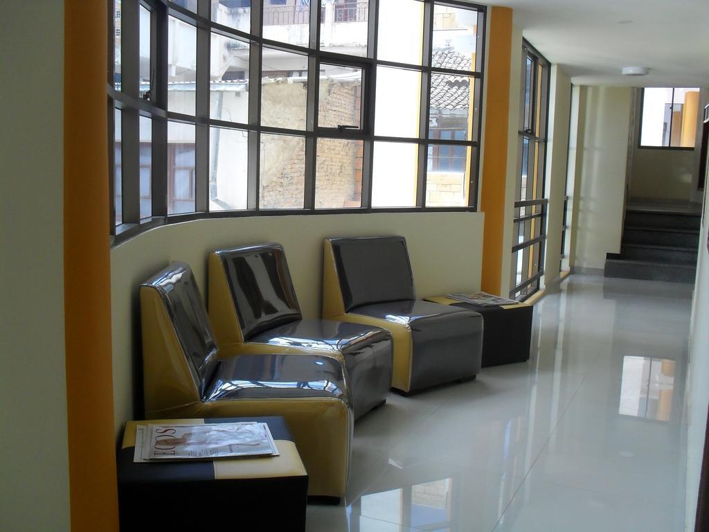 Hostal Corona Blanca Sucre Eksteriør billede