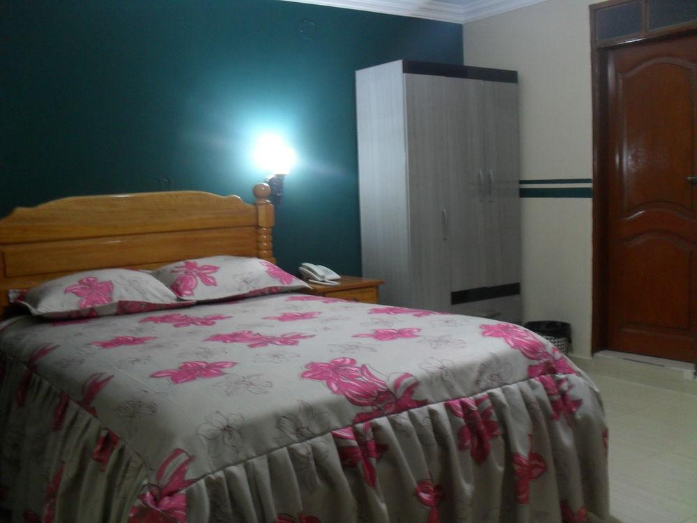 Hostal Corona Blanca Sucre Eksteriør billede